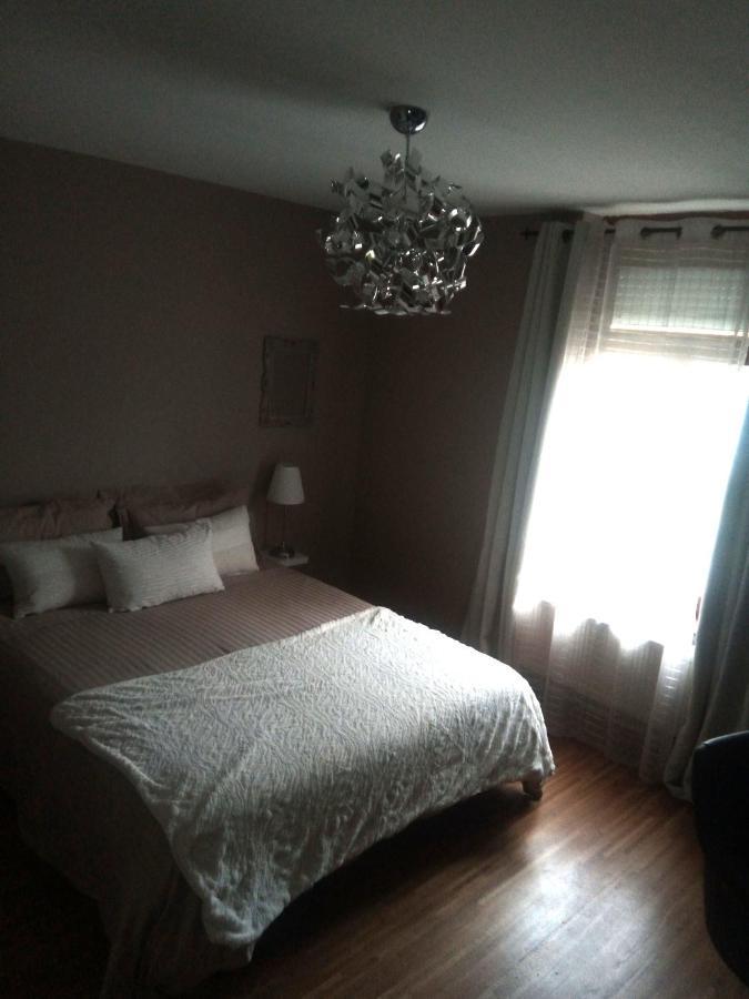 Aux Berges De Sambre Hotel Aulnoye-Aymeries Quarto foto